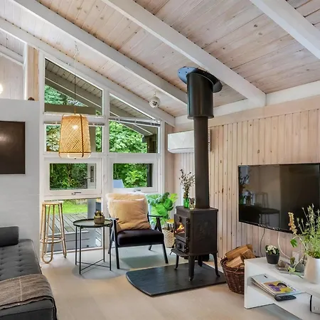 Lovis - 600m From The Sea By Interhome Læsø
