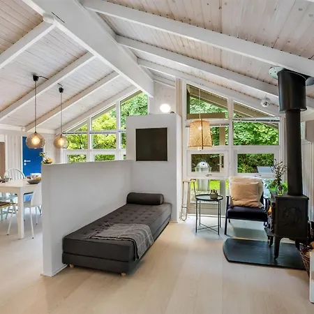 Lovis - 600m From The Sea By Interhome Tatil Evi